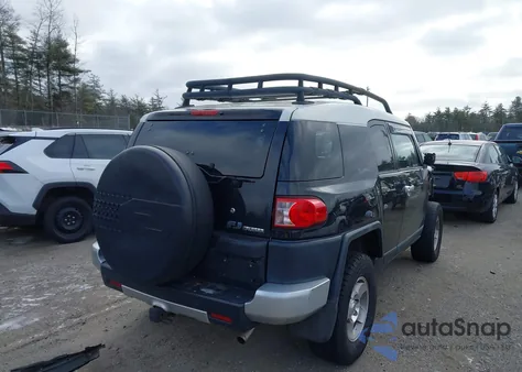 2008 Toyota Fj Cruiser z USA, uszkodzony, nr VIN JTEBU11F98K008759